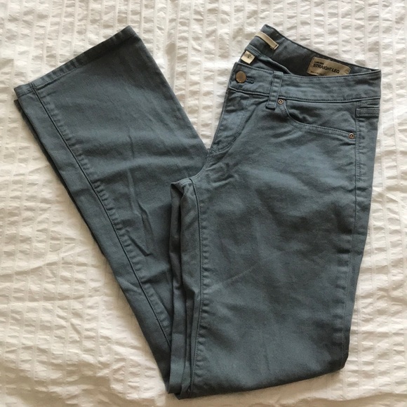 GAP Straight Leg Jeans - US 6 (28) - Picture 2 of 4